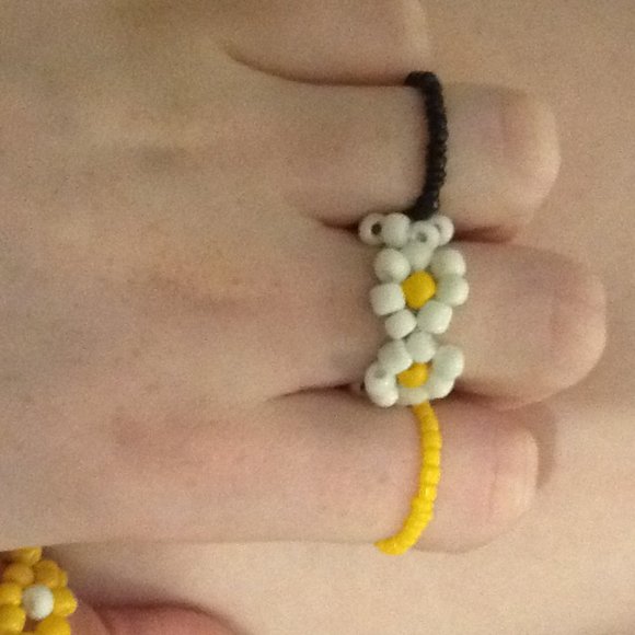 Flower ring bundle - Picture 7 of 10